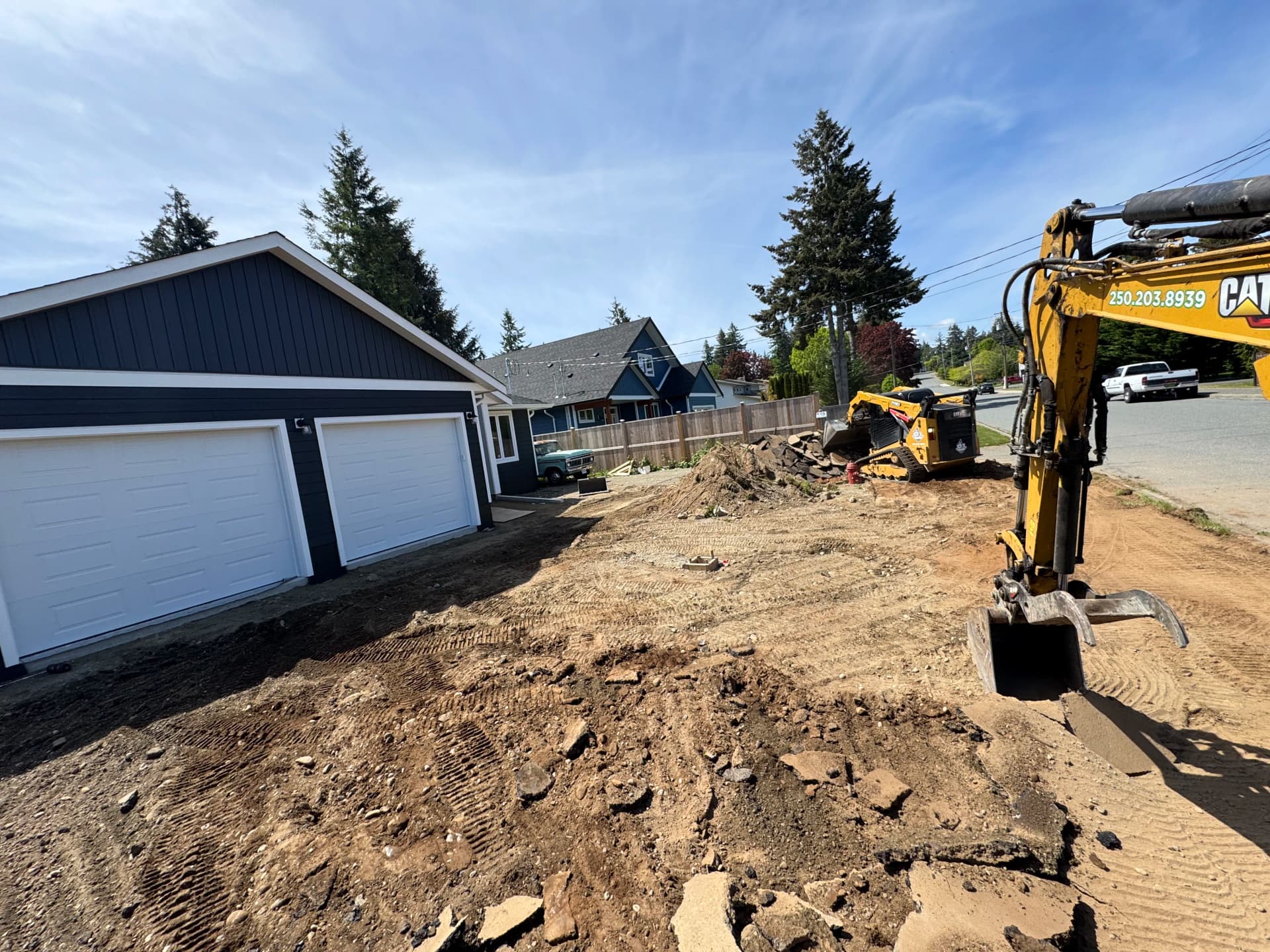 Gallery photos for Asphalt Removal and New Driveway Build in Campbell River: Image #1